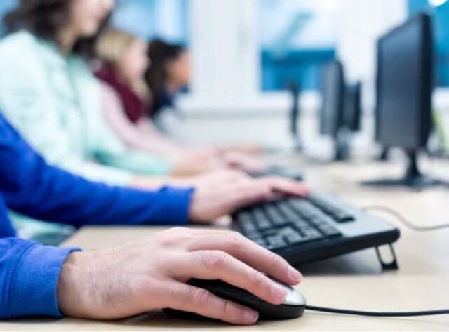 Villa del Dique ofrece un curso gratuito de computación para todas las edades-La Ola Digital