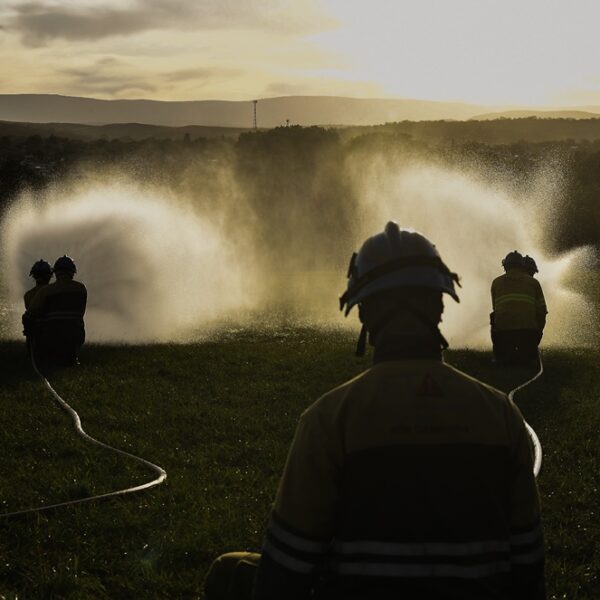 Incendio forestal en Villa Yacanto: trabajan bomberos y personal del ETAC