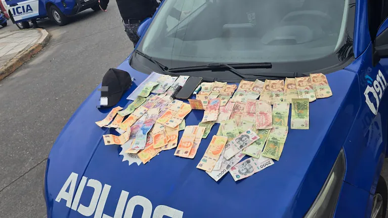 Detuvieron a un hombre que cobraba por el estacionamiento