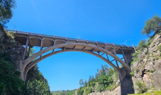 Este lunes comienza la restricción al tránsito por obras en el puente sobre el vertedero del Embalse Río Tercero-La Ola Digital