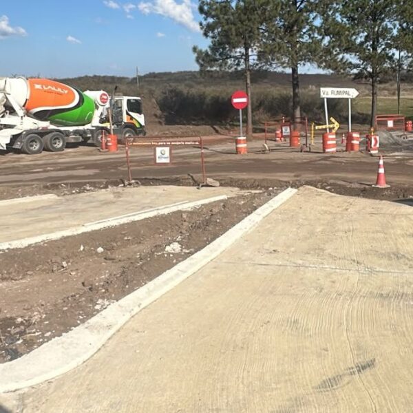Avanzan las rotondas que se construyen en Villa del Dique y Villa Rumipal