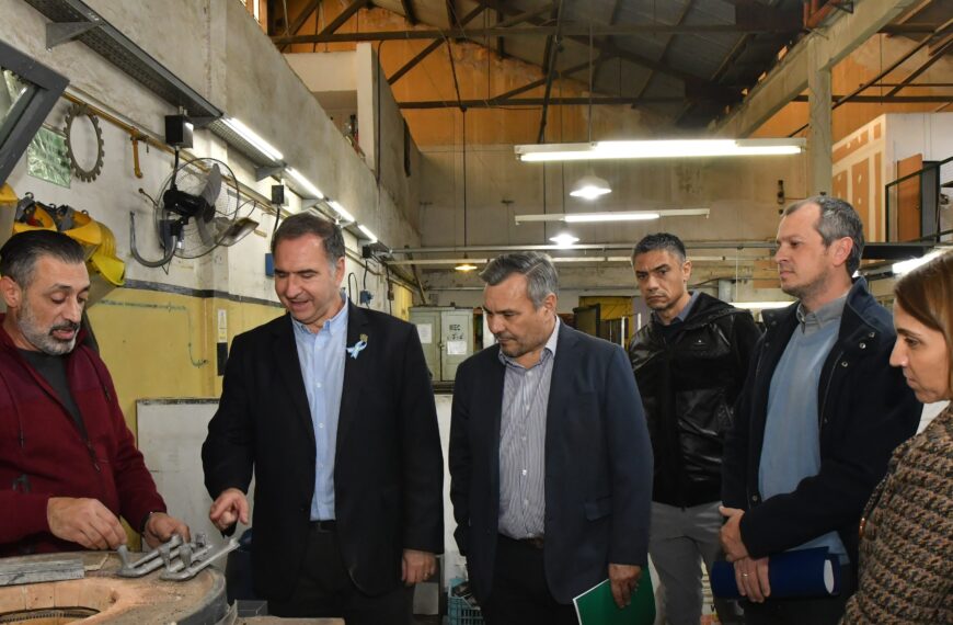 Escuelas de Córdoba reciben mejoras en su infraestructura eléctrica