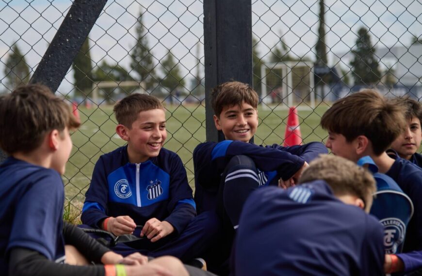 Embalse invita a chicos de 7 a 9 años a una jornada de perfeccionamiento deportivo junto a Talleres-La Ola Digital
