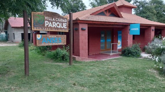 Villa Ciudad Parque avanza con la construcción de su Centro de Jubilados